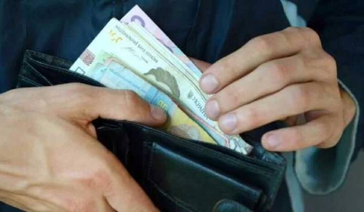 Українці в черзі за матрасом