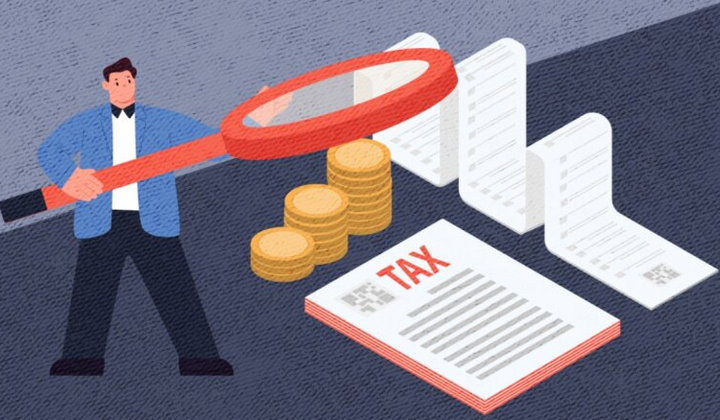 Старые кроссовки и одежда на продажу