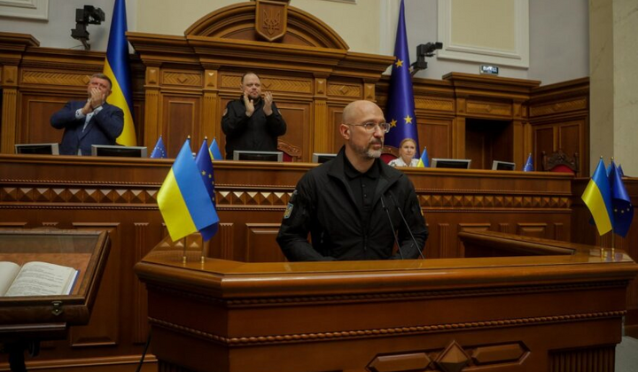 Шмыгаль гарантирует социальные выплаты и пенсии