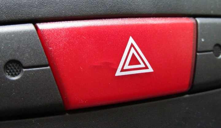 Водій з аварійкою отримує штраф