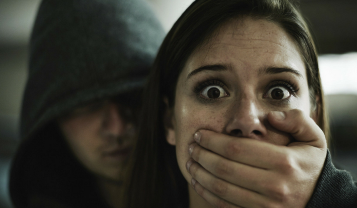 Паспорт українця обіцяють обміняти на червону книжку