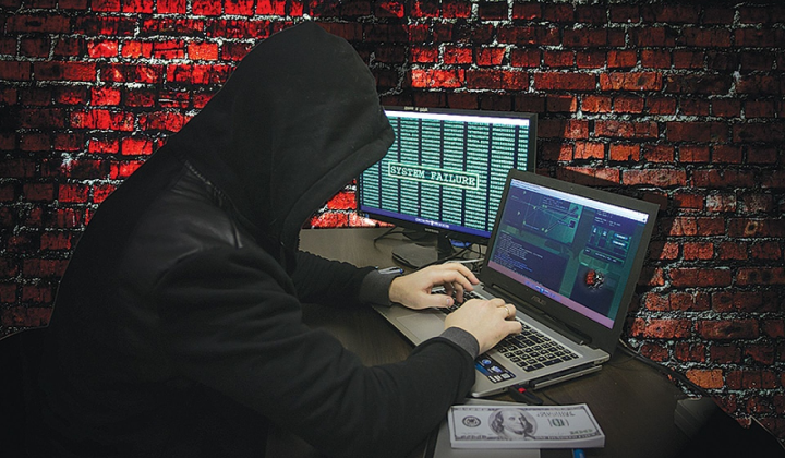 Банда обікрала українців