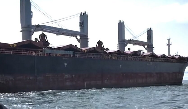 Танкер зашел на шведскую мель