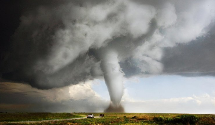 Зображення зруйнованого будинку після стихійного лиха