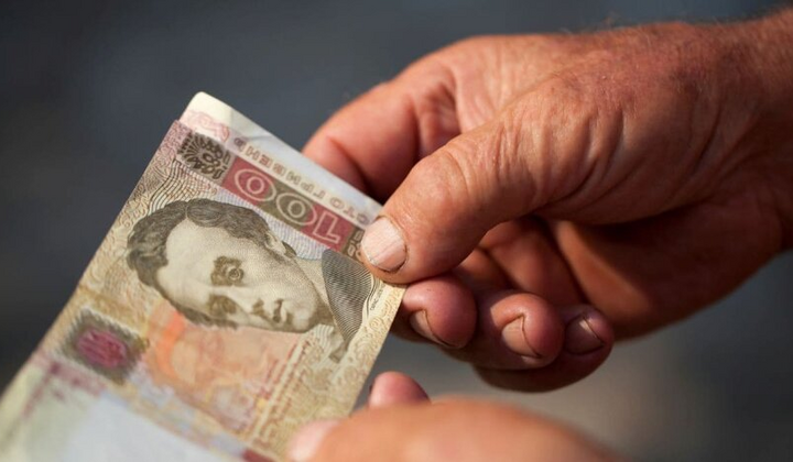 Пенсионеры без денег из-за ошибок