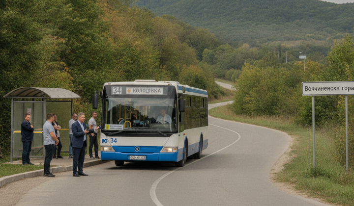 Автобус маршруту №34 проїжджає через Вовчинецьку гору