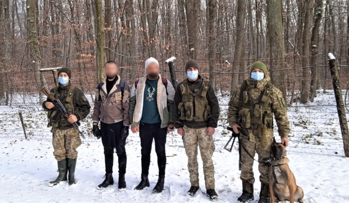 Затримані мігранти на Закарпатті під час стрілянини