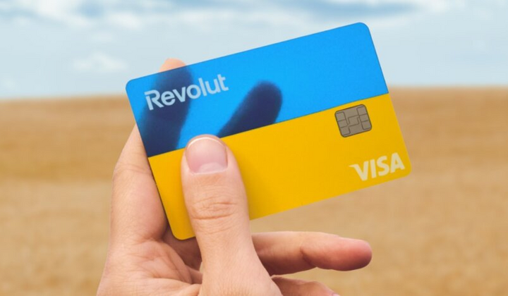 Логотип Revolut и флаг Украины