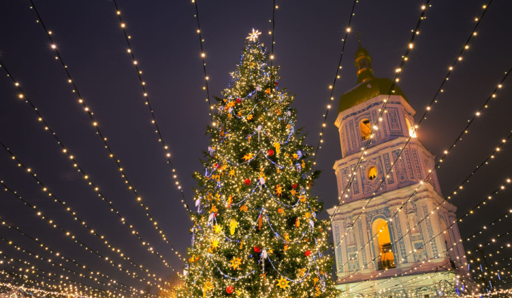 Головна ялинка забруднена сміттям після свят