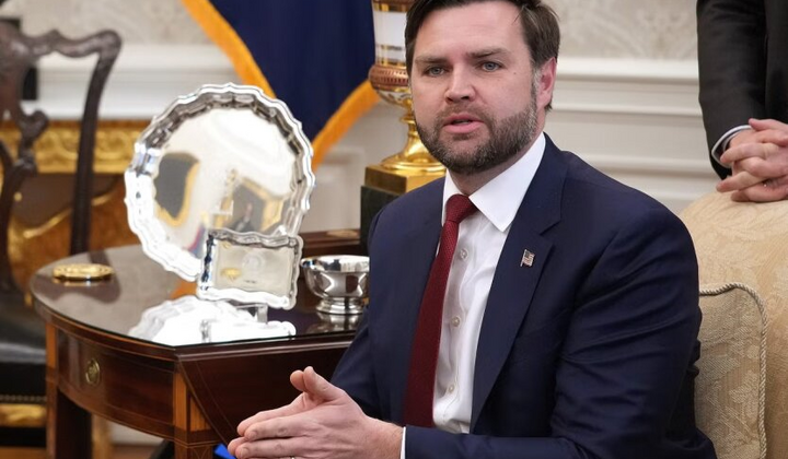 Зеленський і Трамп в хмарі
