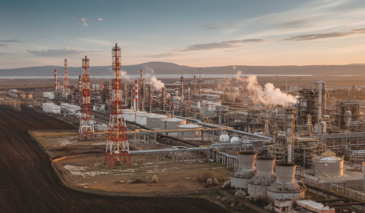 Конфіскація нафтозаводу в Болгарії