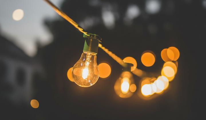 Тарифи на світло та фінансові махінації