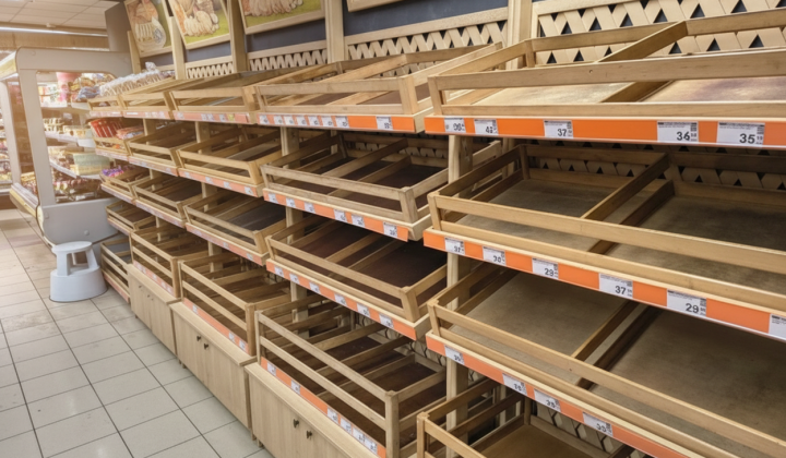 Kyiv, shortage of water and bread