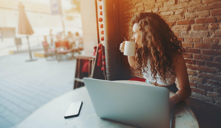 Хакеры перехватывают данные через общественный Wi-Fi