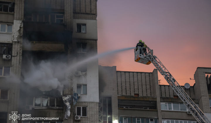 Зруйнована багатоповерхівка в Дніпрі