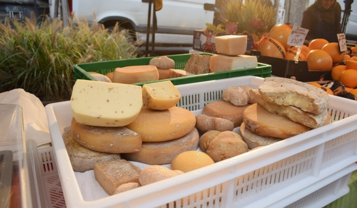 Fresh agricultural products at the fair in Kyiv