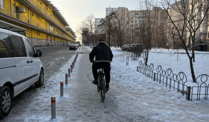 Киев в мороз: травмы от гололеда