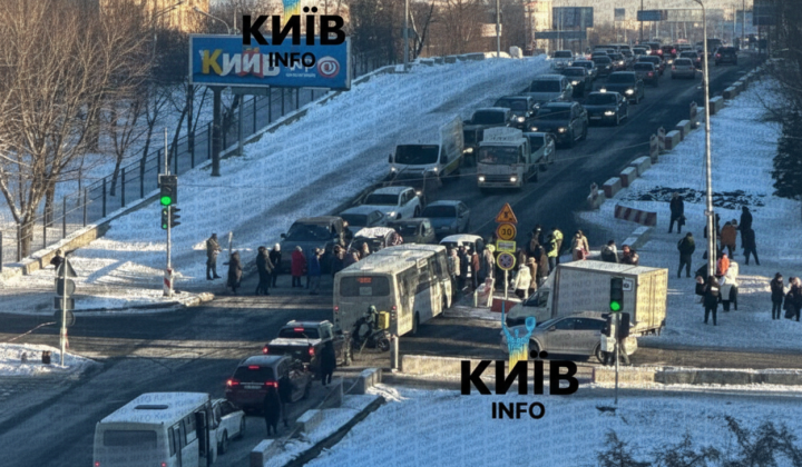 Дорога Харківського шосе в Києві