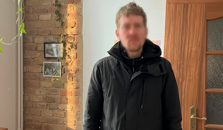 Судья, чиновник и адвокат на суде