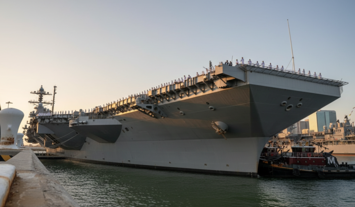 Атомный авианосец USS Gerald R Ford в Средиземном море