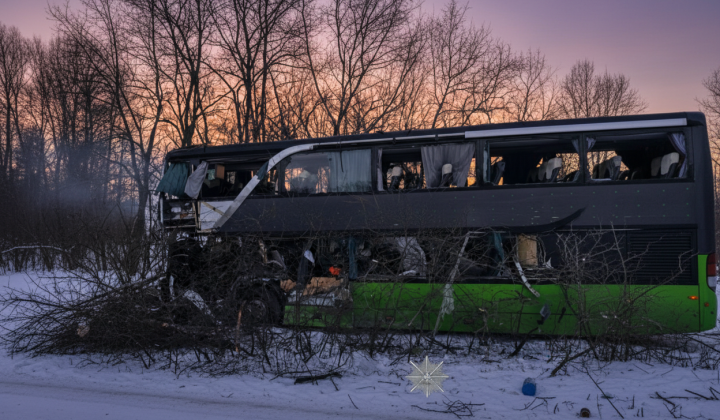 ДТП на трасі Н-14: автопоїзд на зустрічну смугу