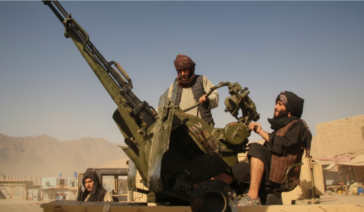 Pakistan and Taliban clash at border