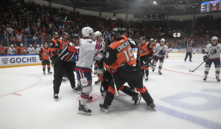 players fight after KHL game