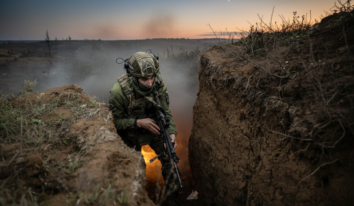 Junior Sergeant of the Armed Forces on the front line