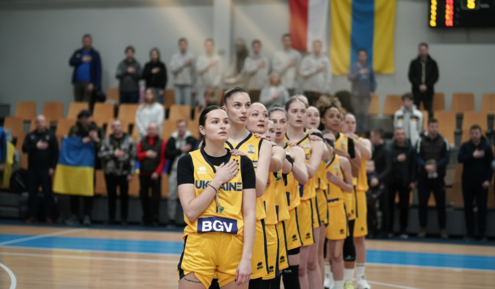 Жіноча збірна України грає у Ризі