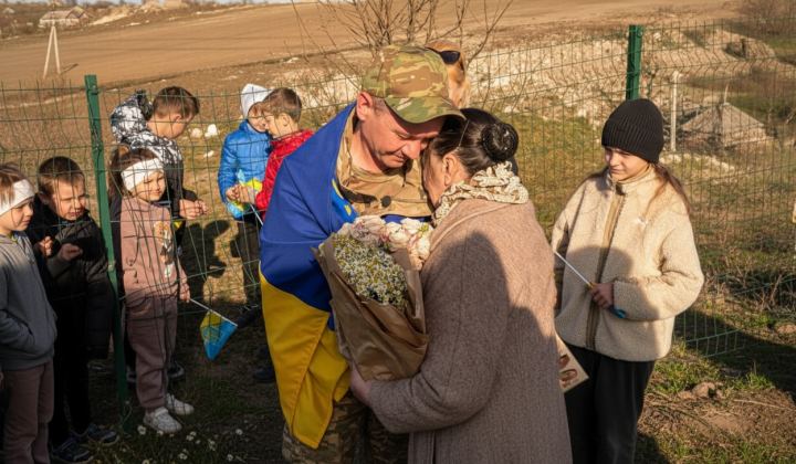 Військовий повернувся з полону після обміну