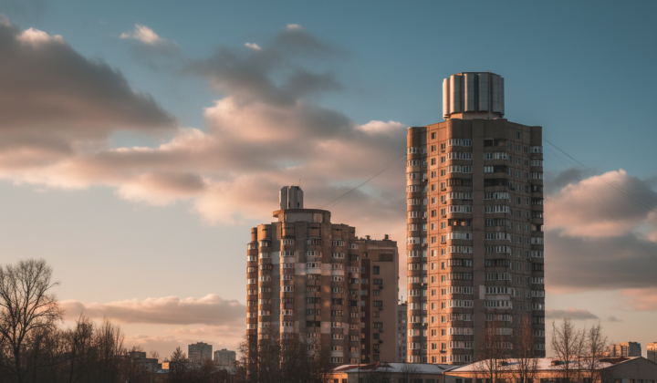 Будинок-кукуруза у Києві після комунального колапсу