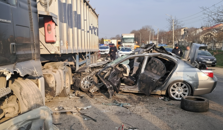 Автомобіль після ДТП у Чернівцях