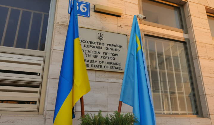 Фрагменти іранської ракети біля посольства України