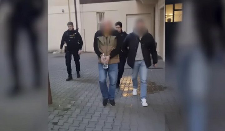 Затримання в Празі: напад на Російський дім