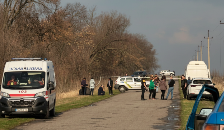 Військовий дрон в повітрі