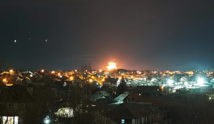 Горять бази ремонту російської техніки в Алчевську