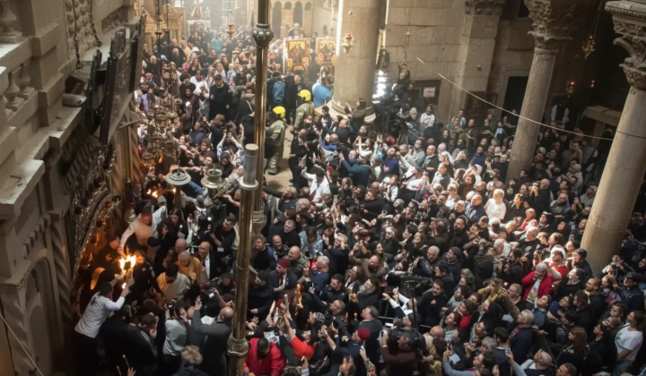 Holy Fire in Jerusalem delivered to Ukraine