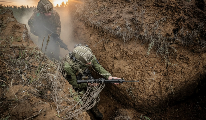 Troop density on the front line: intermittent