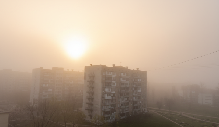 Густий туман над Києвом