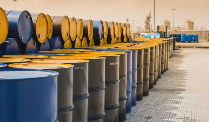 Oil price surges to $94: economist explains market panic