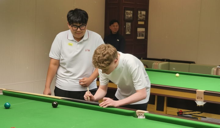 Stan Moody celebrating his victory in snooker