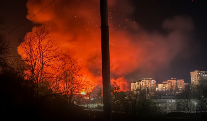 Fire and lightning: night strikes