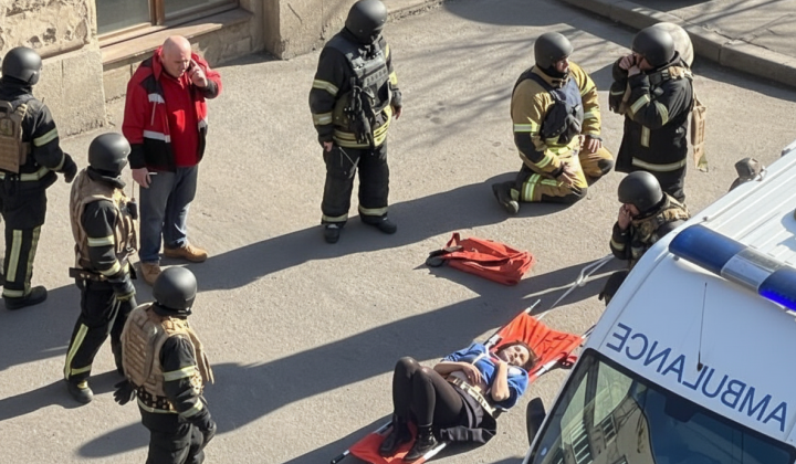 Вооруженный нападик с заложниками в супермаркете