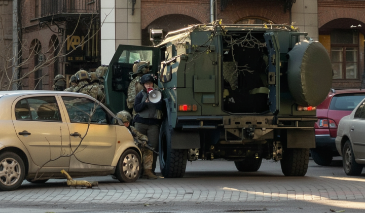Супермаркет в Киеве, стрелок держит заложников