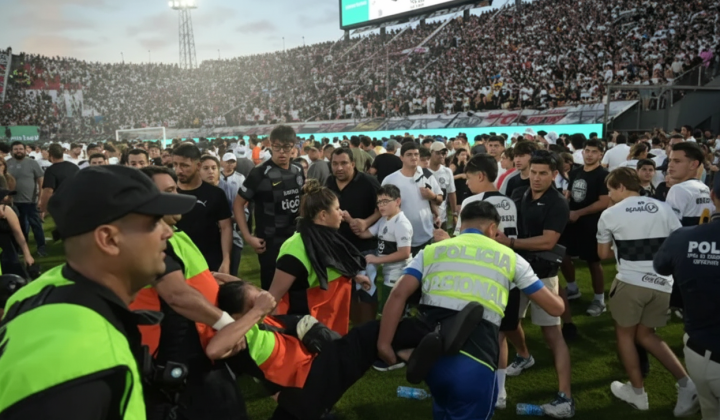 Беспорядки ультрас в Парагвае: матч остановлен, раненые полицейские и 100 задержанных