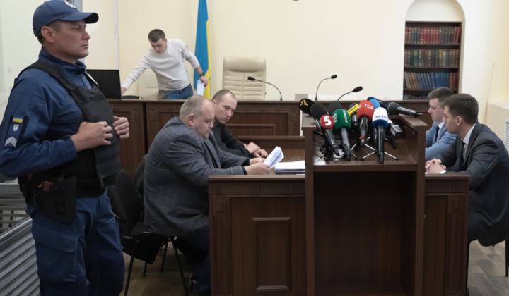 Офицеры полиции в Печерском суде после теракта
