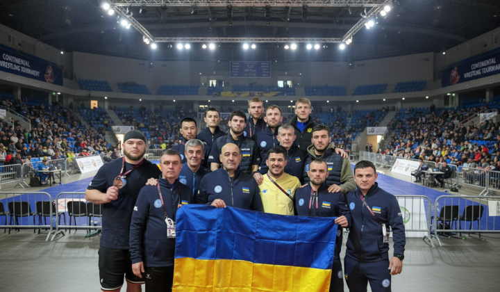 Украинские спортсменки на пьедестале