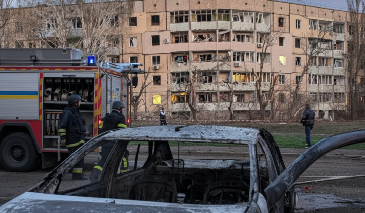 Атака на Кривий Ріг: обстріл адмінбудівлі, поранена жінка