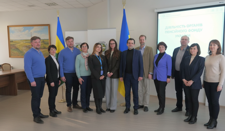 Директор Пенсійного фонду України розмовляє з журналістами