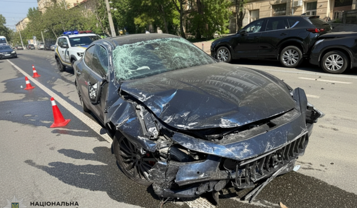 Автомобільна аварія в Києві за участю Maserati